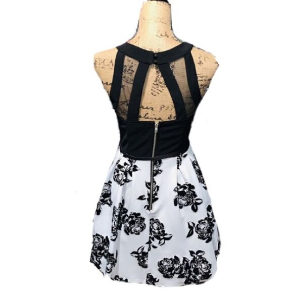 Crystal Doll floral formal dress size 9 - Picture 2 of 3